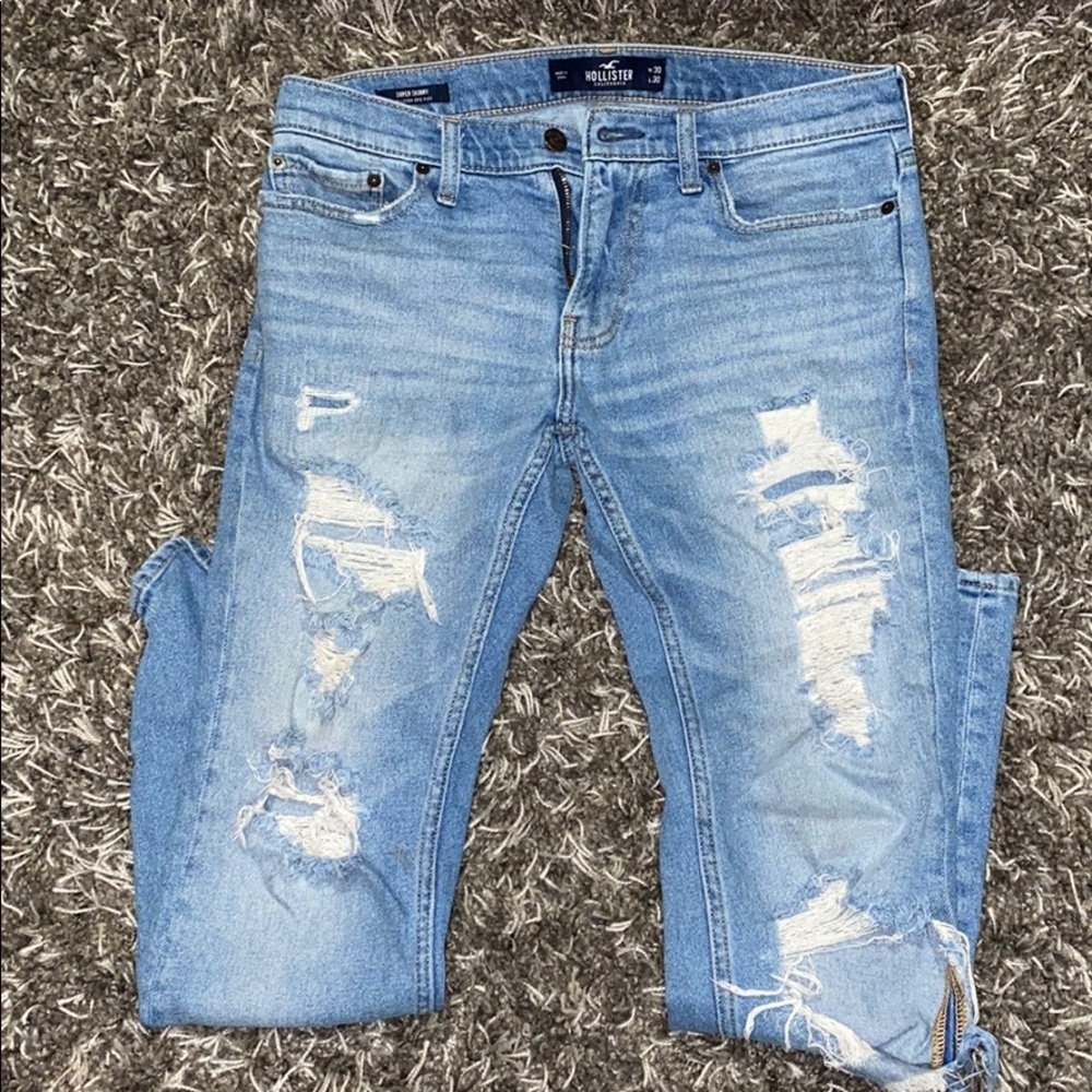 Hollister destroyed jeans